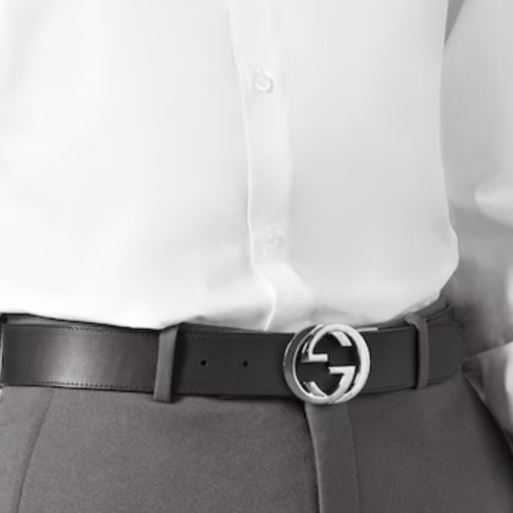 Reversible Gucci Supreme Canvas on one side and solid black leather mens belt